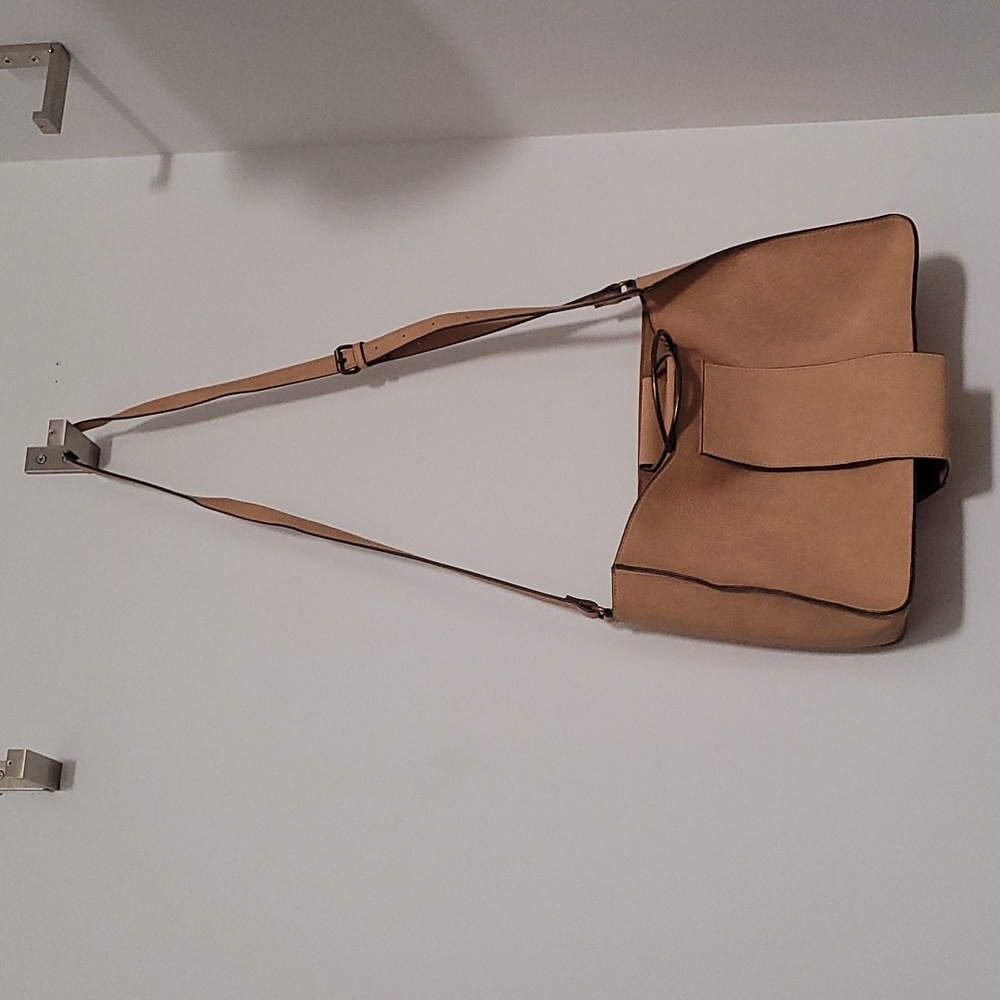 Camel color vegan leather Universal Threads crossbody bag with metal handles